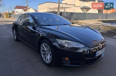 Лифтбек Tesla Model S 2015 в Киеве