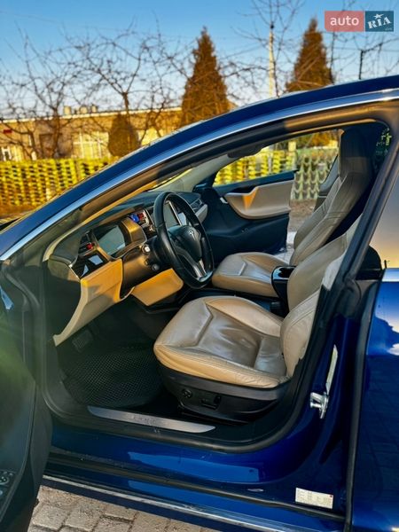 Ліфтбек Tesla Model S 2016 в Вінниці