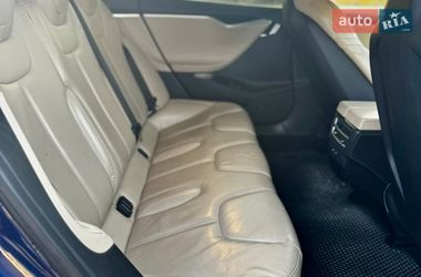 Лифтбек Tesla Model S 2016 в Виннице