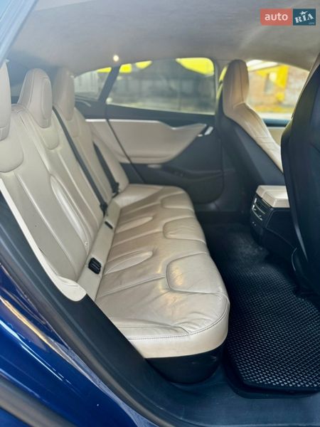 Ліфтбек Tesla Model S 2016 в Вінниці