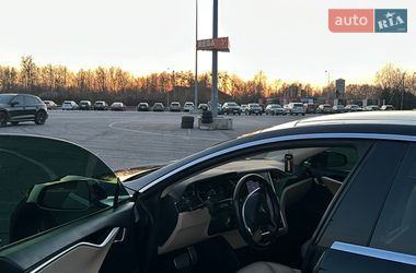 Лифтбек Tesla Model S 2014 в Львове