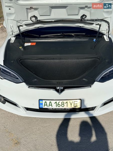 Лифтбек Tesla Model S 2018 в Киеве