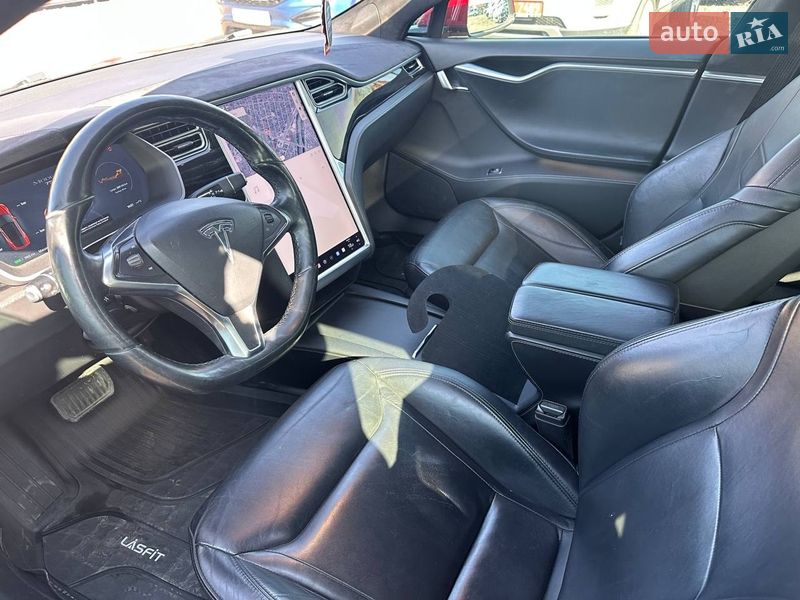 Лифтбек Tesla Model S 2016 в Луцке фото 15 Лифтбек Tesla Model S 2016 в Луцке