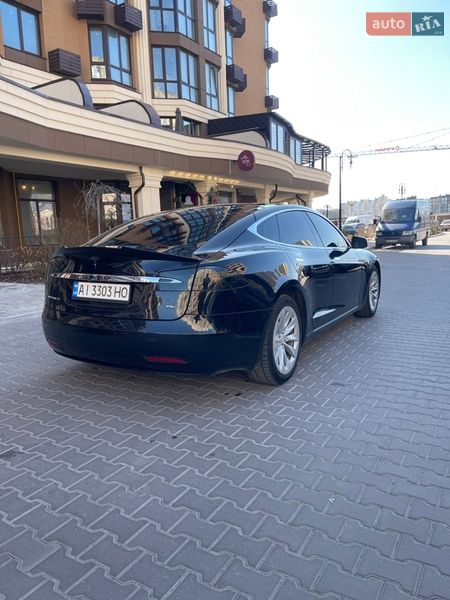 Лифтбек Tesla Model S 2016 в Киеве