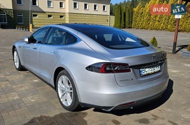 Лифтбек Tesla Model S 2015 в Судовой Вишне