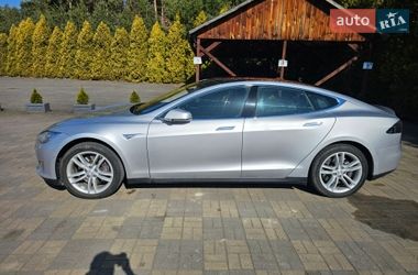 Лифтбек Tesla Model S 2015 в Судовой Вишне