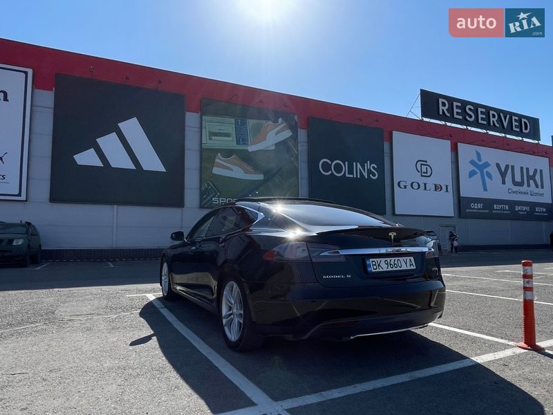 Ліфтбек Tesla Model S 2013 в Рівному