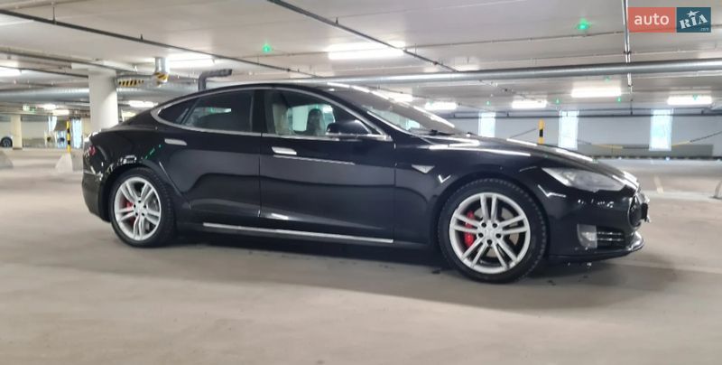 Лифтбек Tesla Model S 2015 в Ровно фото 3 Лифтбек Tesla Model S 2015 в Ровно