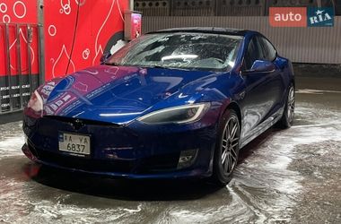 Лифтбек Tesla Model S 2016 в Киеве