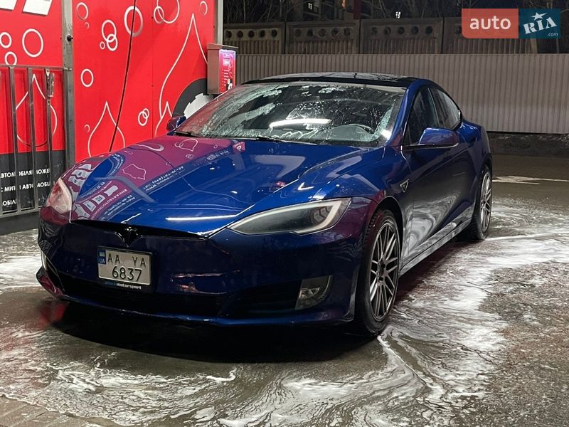 Tesla Model S 2016