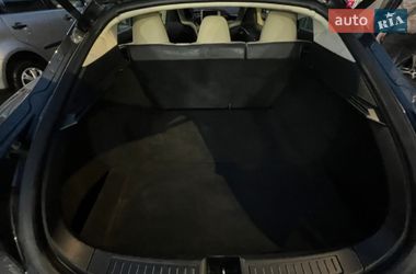 Лифтбек Tesla Model S 2015 в Львове