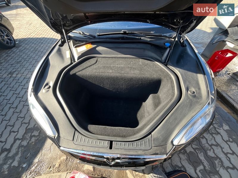 Лифтбек Tesla Model S 2015 в Львове фото 13 Лифтбек Tesla Model S 2015 в Львове