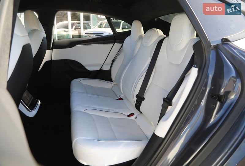 Лифтбек Tesla Model S 2022 в Харькове