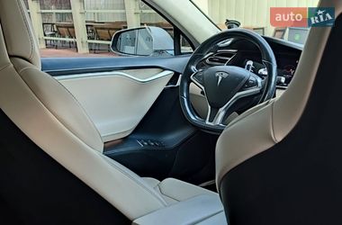 Лифтбек Tesla Model S 2017 в Киеве