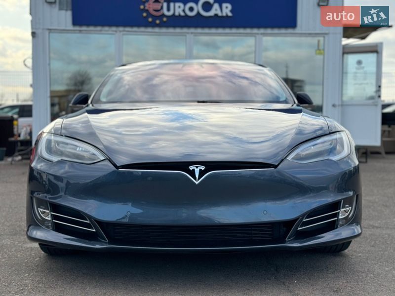 Ліфтбек Tesla Model S 2017 в Києві