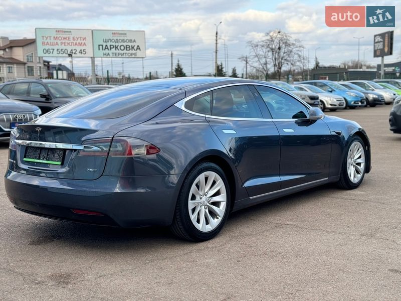 Ліфтбек Tesla Model S 2017 в Києві