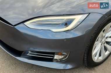 Лифтбек Tesla Model S 2017 в Киеве
