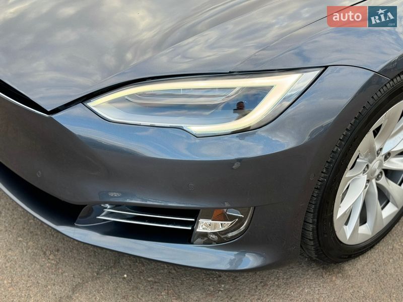 Ліфтбек Tesla Model S 2017 в Києві