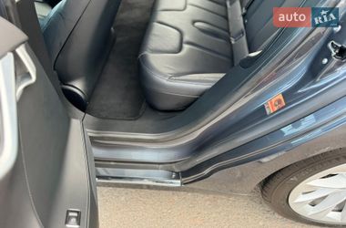 Лифтбек Tesla Model S 2017 в Киеве