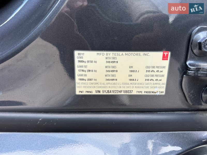 Ліфтбек Tesla Model S 2017 в Києві