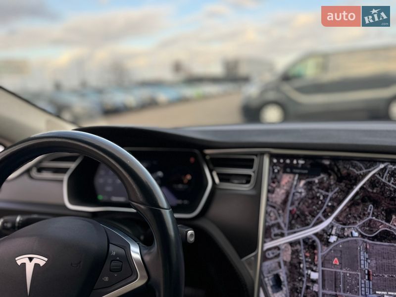 Ліфтбек Tesla Model S 2017 в Києві