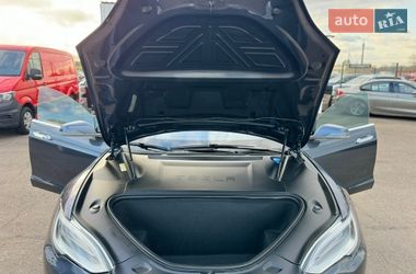Лифтбек Tesla Model S 2017 в Киеве