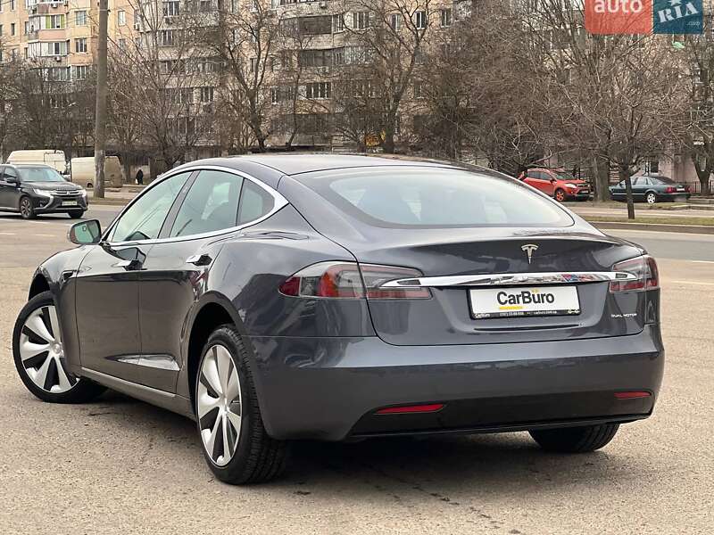 Лифтбек Tesla Model S 2020 в Одессе