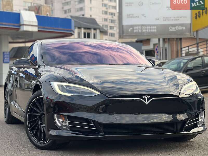 Tesla Model S 2019