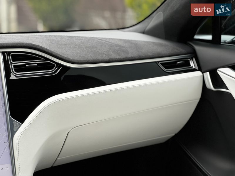 Лифтбек Tesla Model S 2017 в Киеве фото 13 Лифтбек Tesla Model S 2017 в Киеве