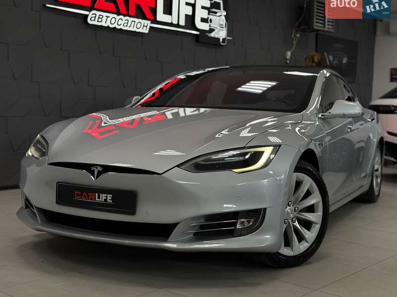 2017 Tesla Model-S, VIN 5YJSA7E18HF225506:plate — фото 1 (autoria)