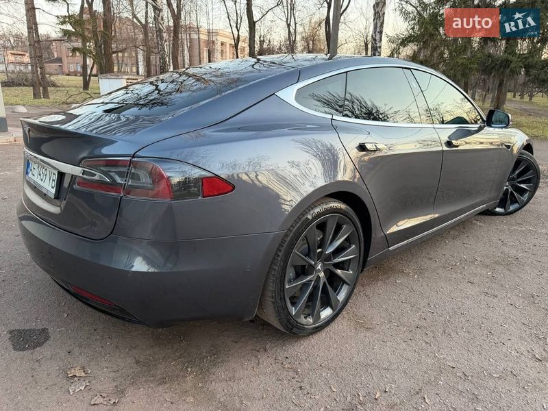 Ліфтбек Tesla Model S 2020 в Кривому Розі