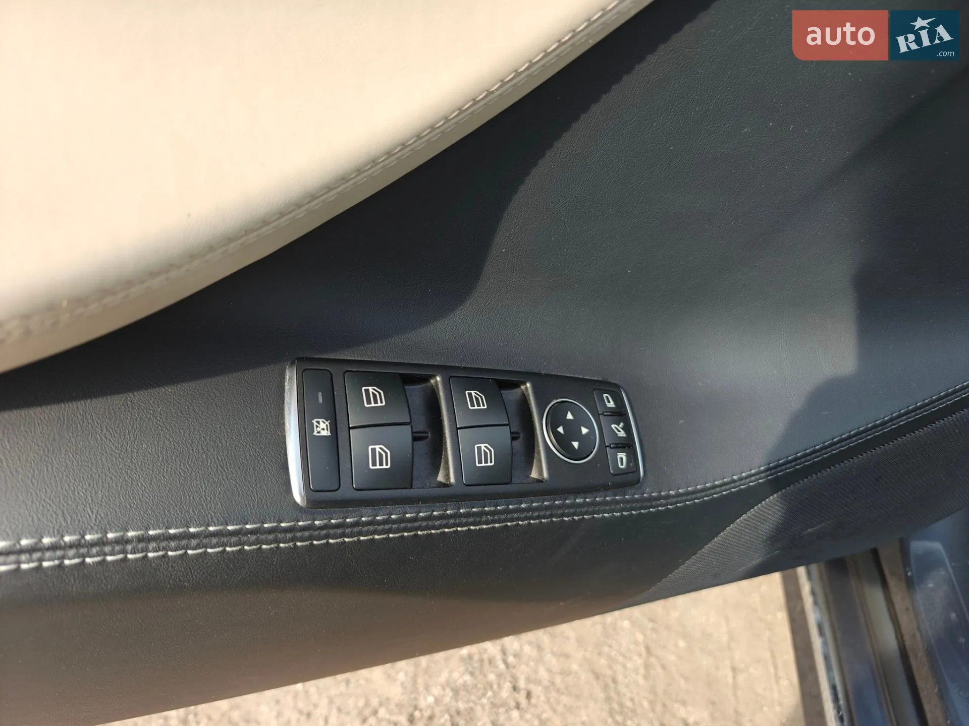 2020 Tesla Model S - мініатюра 26