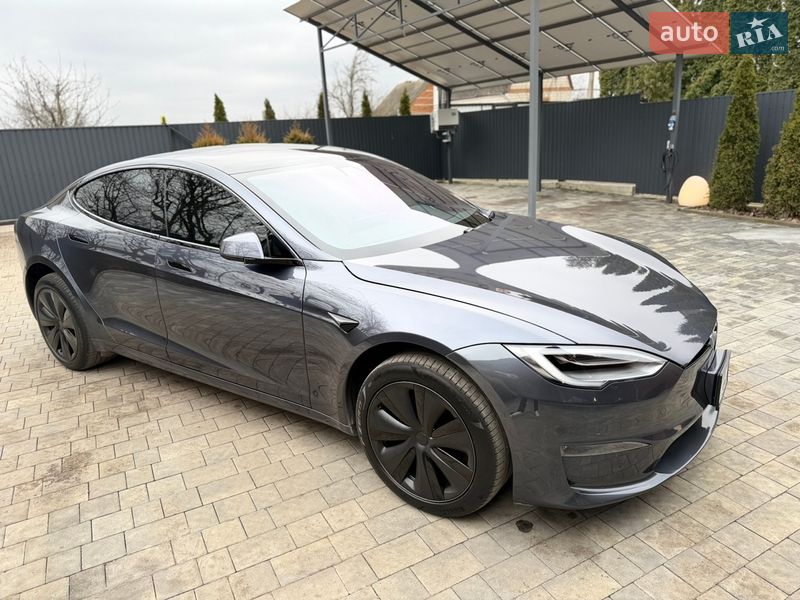 Лифтбек Tesla Model S 2021 в Виннице