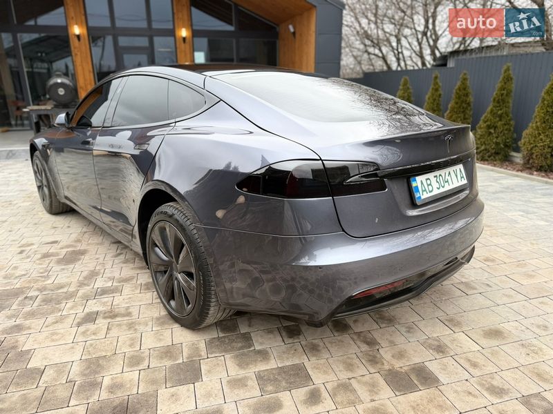 Лифтбек Tesla Model S 2021 в Виннице