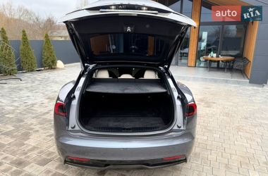Лифтбек Tesla Model S 2021 в Виннице