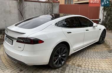 Лифтбек Tesla Model S 2014 в Львове