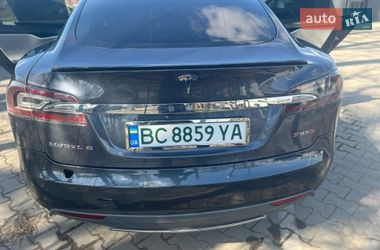 Лифтбек Tesla Model S 2015 в Львове