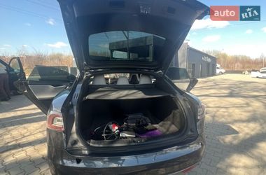 Лифтбек Tesla Model S 2015 в Львове