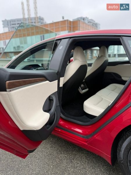 Лифтбек Tesla Model S 2022 в Петропавловской Борщаговке фото 35 Лифтбек Tesla Model S 2022 в Петропавловской Борщаговке