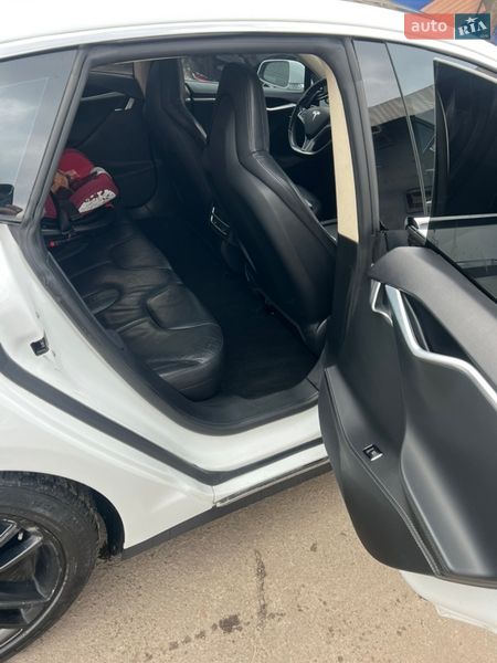 Лифтбек Tesla Model S 2014 в Киеве