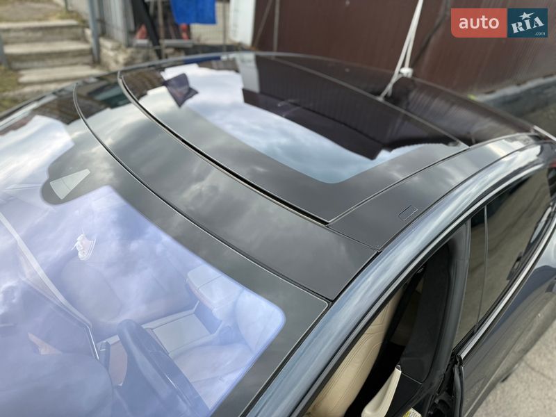 Лифтбек Tesla Model S 2016 в Киеве