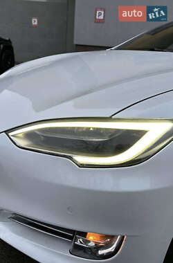 Лифтбек Tesla Model S 2018 в Львове