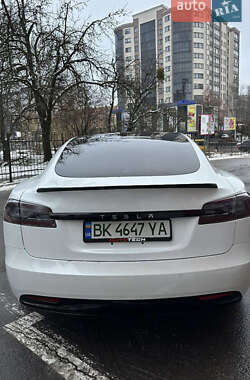 Лифтбек Tesla Model S 2018 в Львове