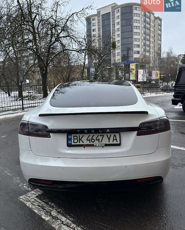 Лифтбек Tesla Model S 2018 в Львове