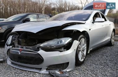 Лифтбек Tesla Model S 2014 в Дрогобыче