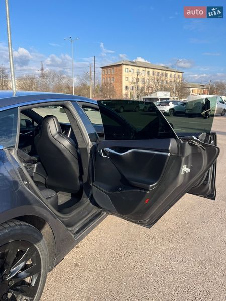 Ліфтбек Tesla Model S 2017 в Житомирі