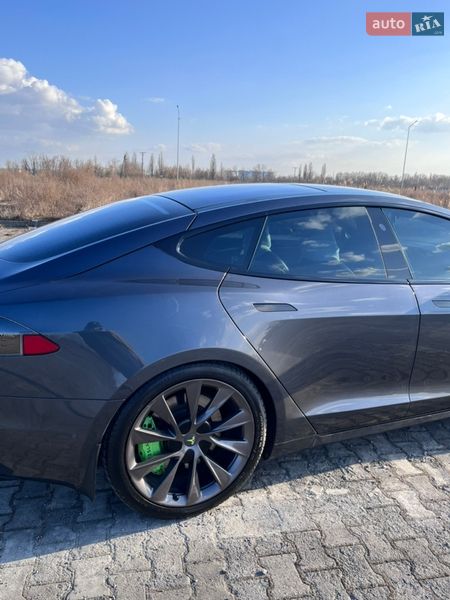 Лифтбек Tesla Model S 2018 в Борисполе