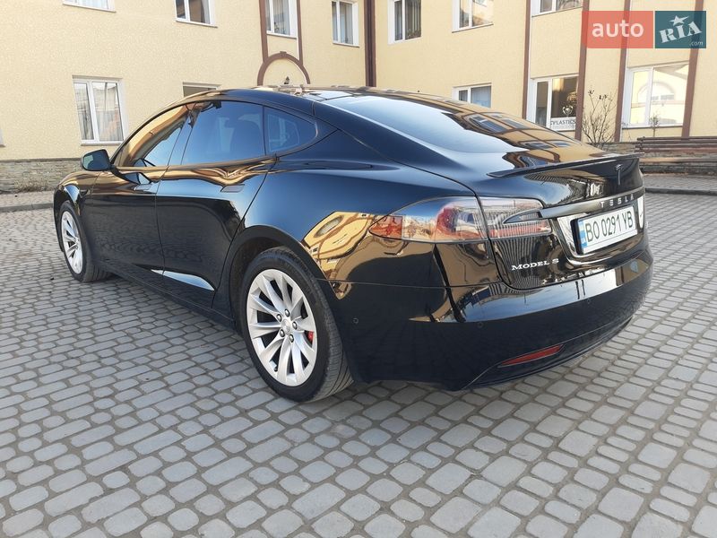 Лифтбек Tesla Model S 2017 в Тернополе