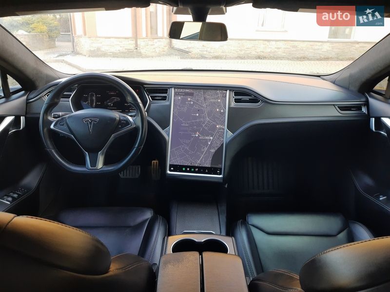 Лифтбек Tesla Model S 2017 в Тернополе