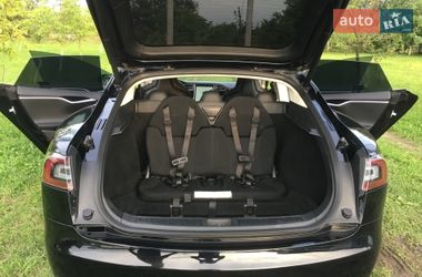 Хэтчбек Tesla Model S 2014 в Коломые